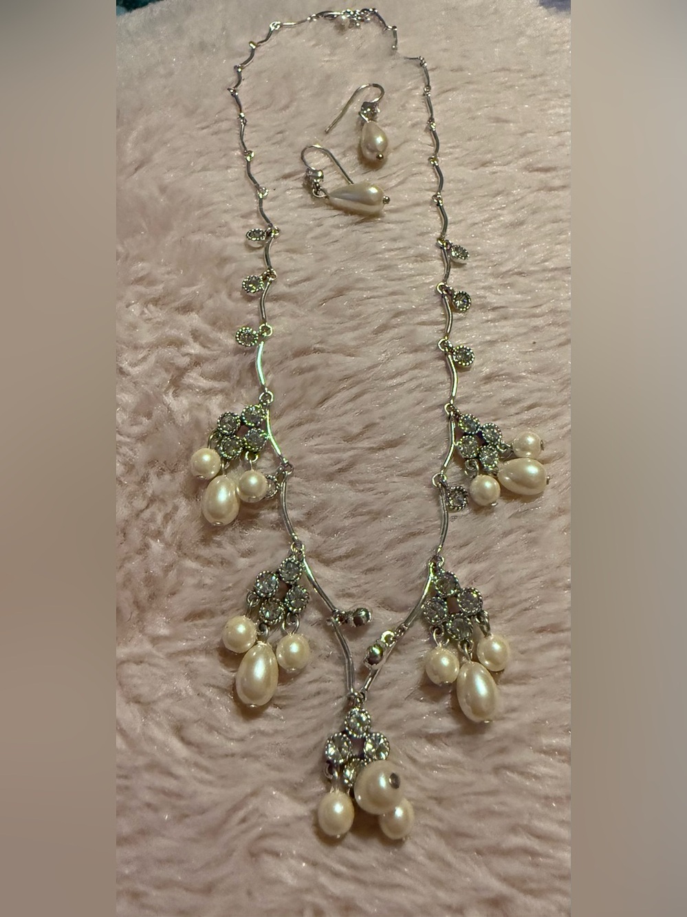 Elegant Pearl and Crystal Drop Necklace - Silver Tone With Matching Earrings